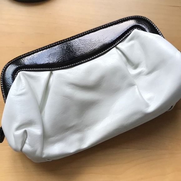 Classy clutch - Picture 2 of 3